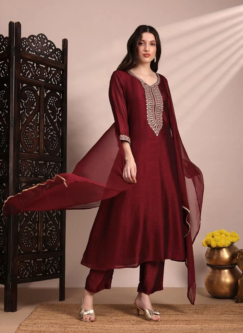 جلو باص Globus Women Maroon V-Neck Sequin & Zari Embroidered Yoke A-Line Kurta With Pant & Dupatta Festive Set